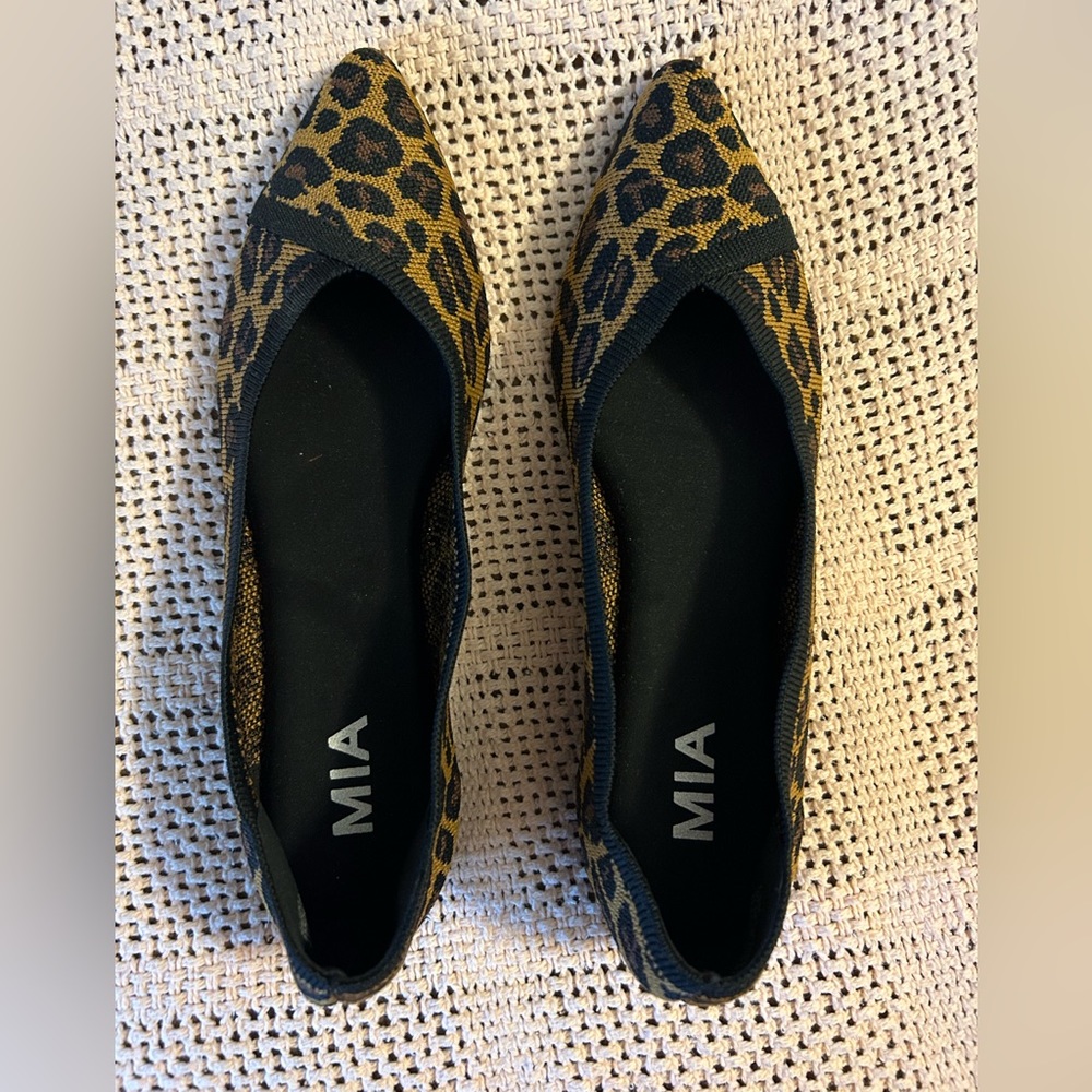 MIA Flats - New Tags Removed Never Worn